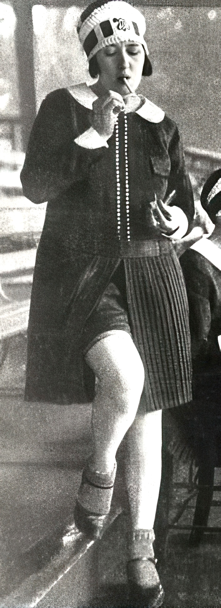 A Nippy waitress enjoying a fag break