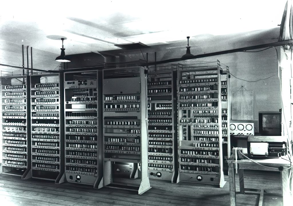 EDSAC: Electronic Delay Storage Automatic Calculator